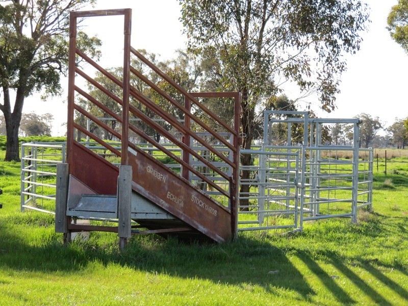 5227 Cobb Highway, Deniliquin NSW 2710