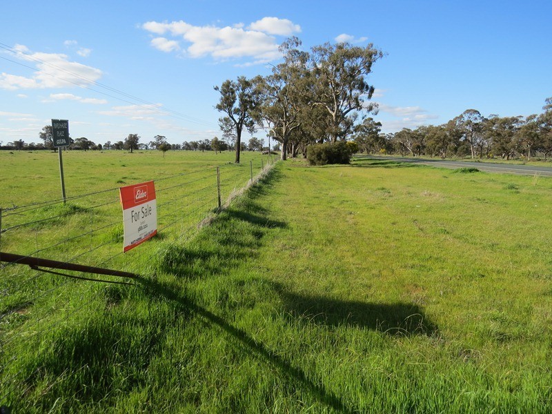 5227 Cobb Highway, Deniliquin NSW 2710