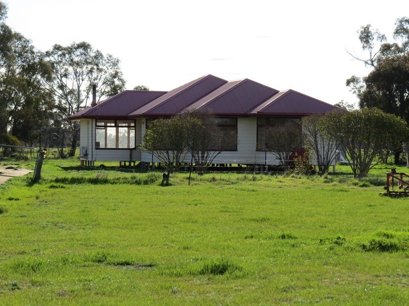 5227 Cobb Highway, Deniliquin NSW 2710