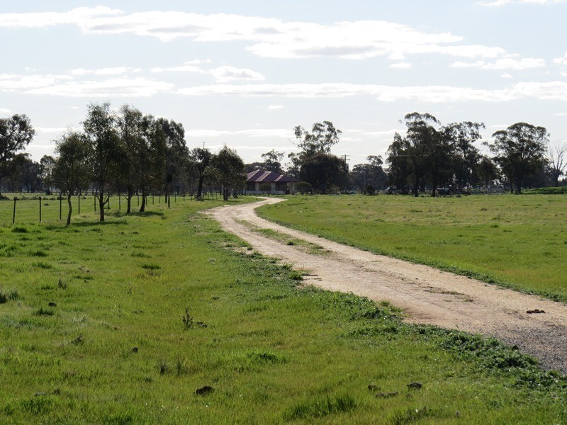 5227 Cobb Highway, Deniliquin NSW 2710