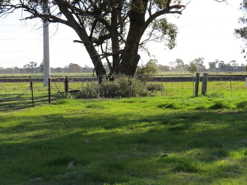 5227 Cobb Highway, Deniliquin NSW 2710