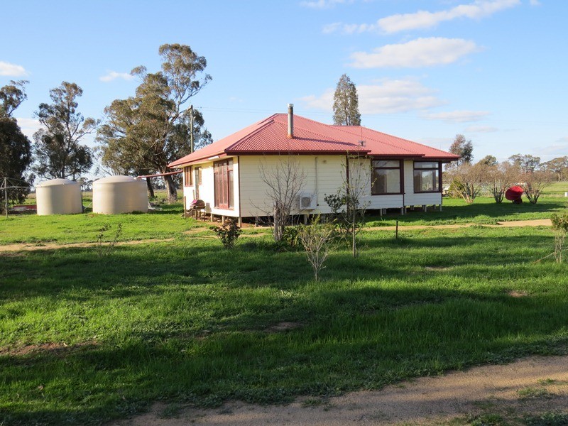 5227 Cobb Highway, Deniliquin NSW 2710
