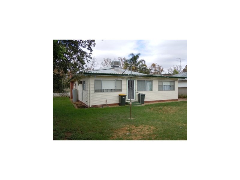 7 Victoria Avenue, Narrandera NSW 2700