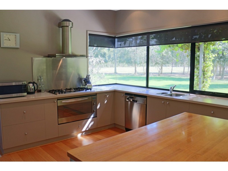 “Maroondah” Spring Drive, Corowa NSW 2646