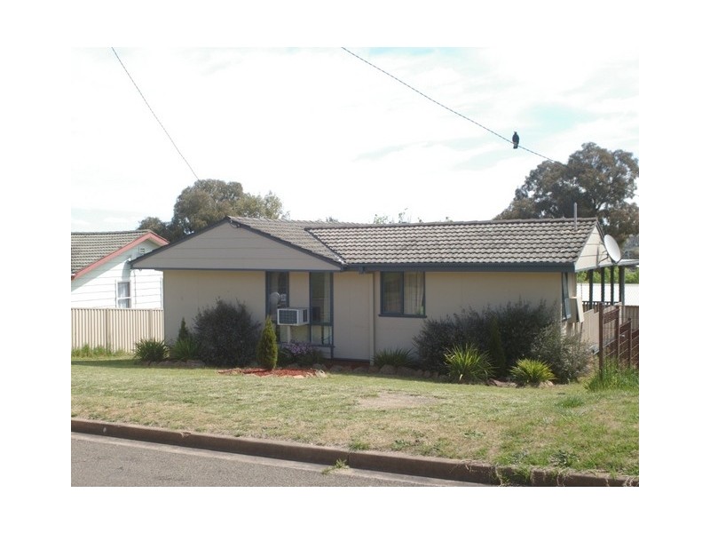 9 Nash Place, Yass NSW 2582