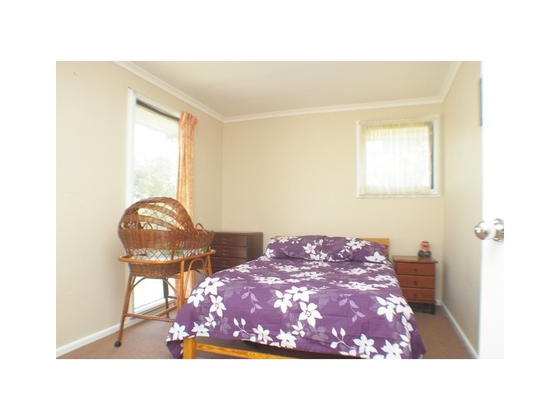 9 Nash Place, Yass NSW 2582