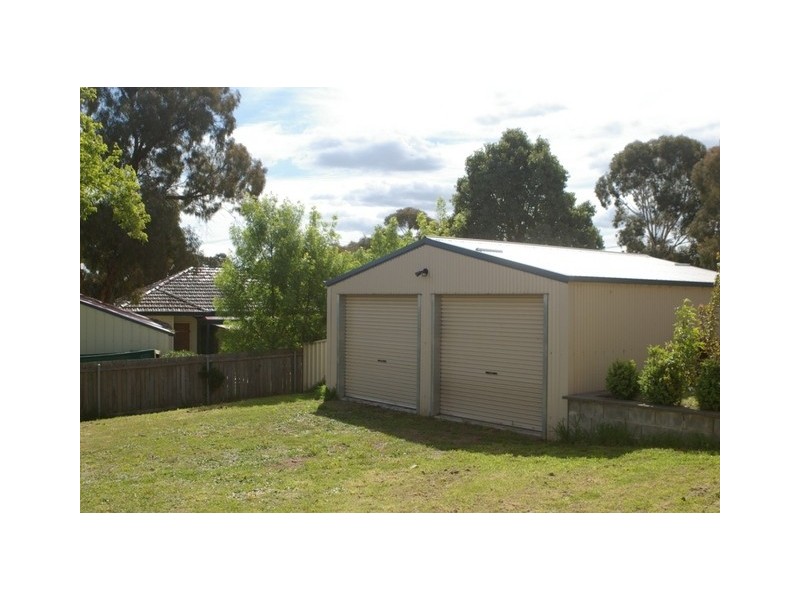 9 Nash Place, Yass NSW 2582