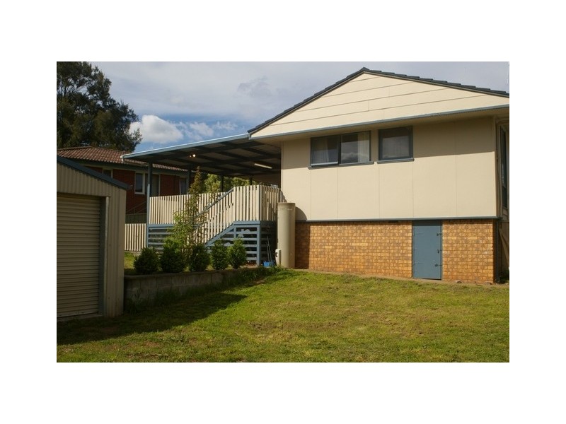 9 Nash Place, Yass NSW 2582