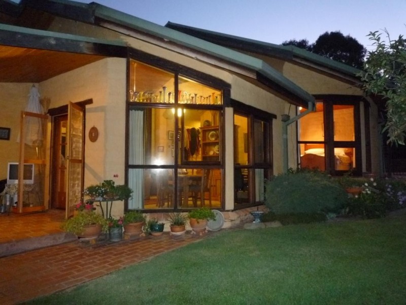 924 Morses Creek Road, Wandiligong VIC 3744