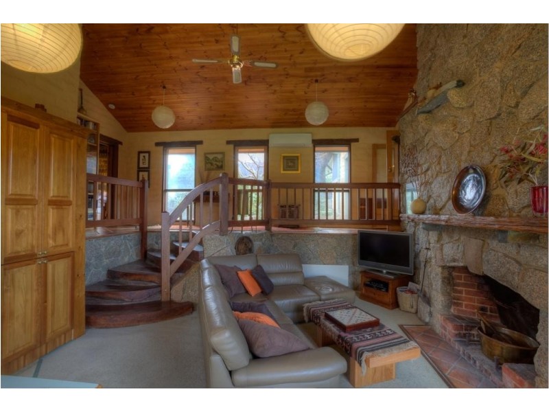 924 Morses Creek Road, Wandiligong VIC 3744