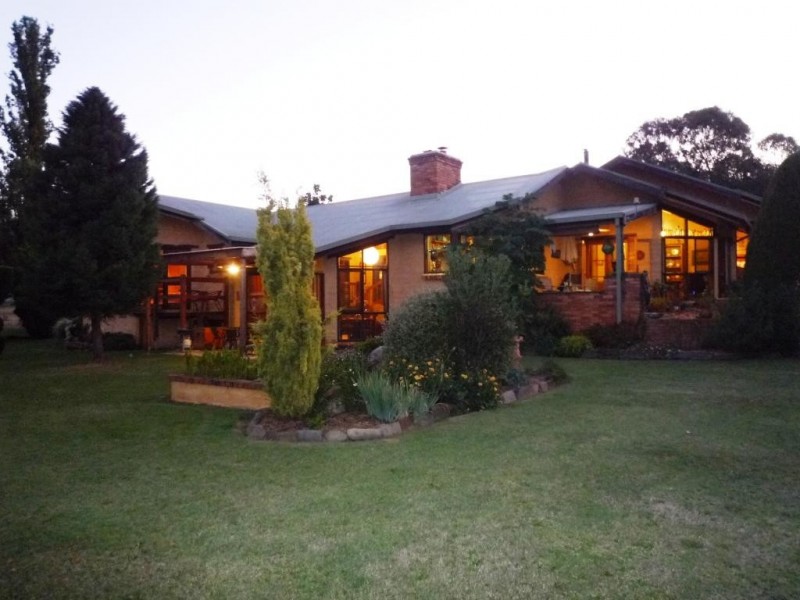924 Morses Creek Road, Wandiligong VIC 3744