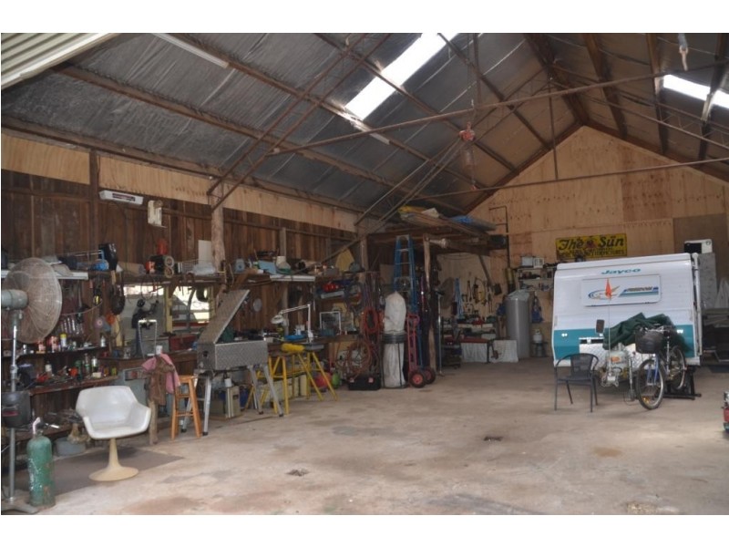 924 Morses Creek Road, Wandiligong VIC 3744