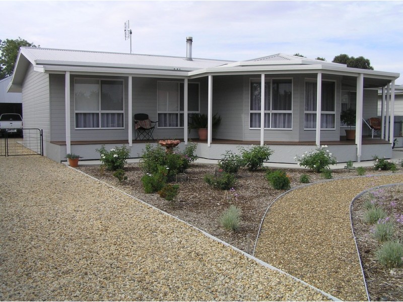 23 COREEN STREET, Jerilderie NSW 2716
