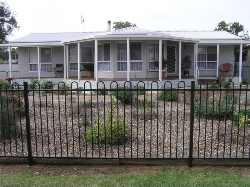 23 COREEN STREET, Jerilderie NSW 2716