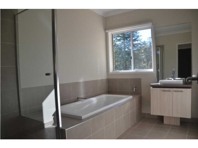 6 Karnu Court, Bright VIC 3741