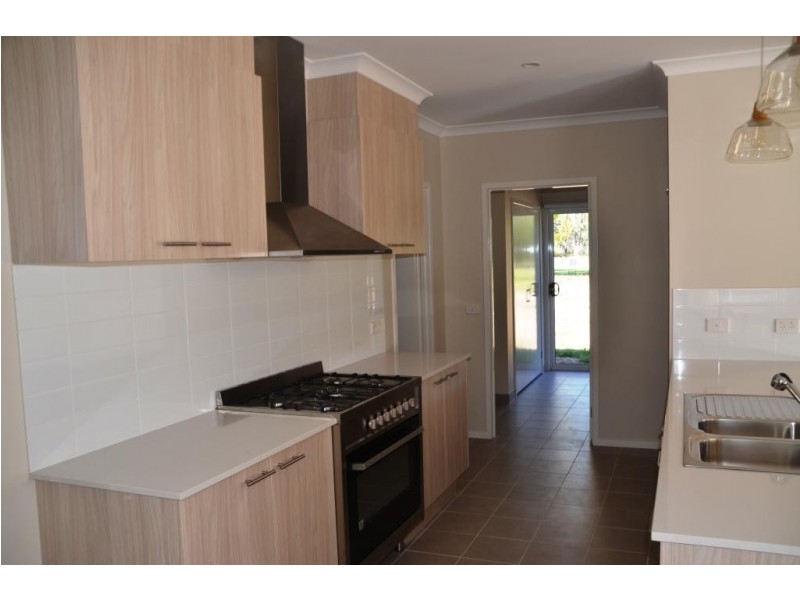 6 Karnu Court, Bright VIC 3741