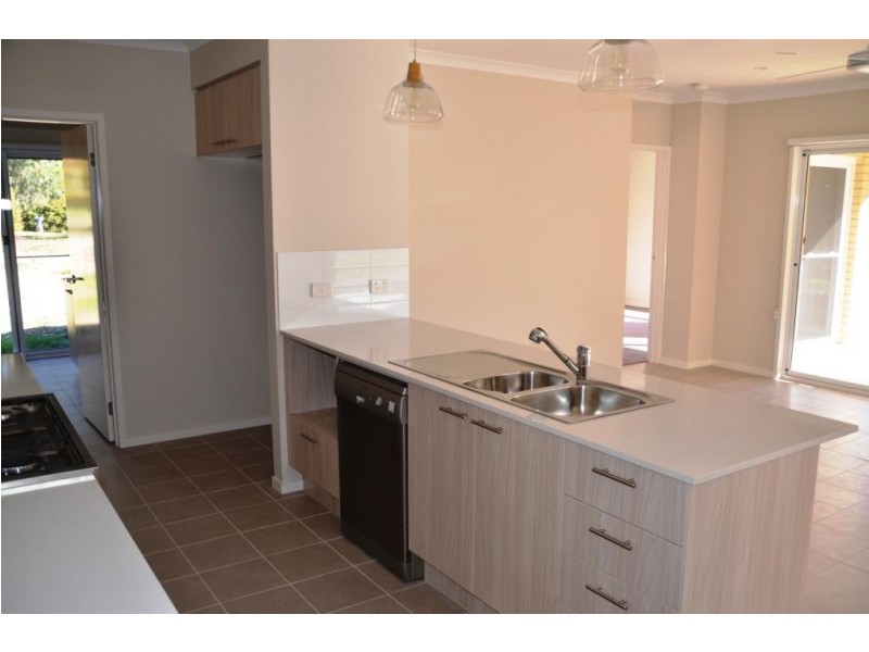 6 Karnu Court, Bright VIC 3741