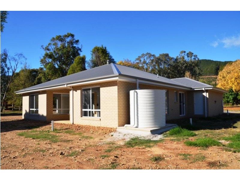 6 Karnu Court, Bright VIC 3741