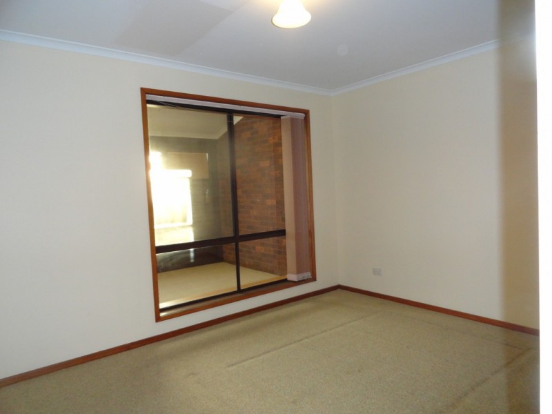 2/511 Butson Avenue, South Albury NSW 2640