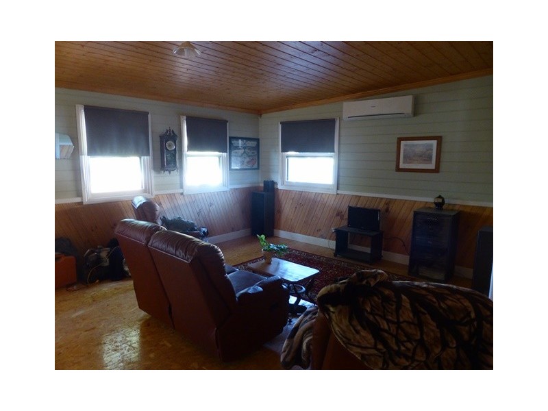 8 HENRY STREET, Hillston NSW 2675