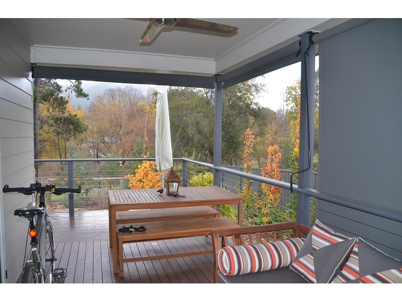 15 Georgian Court, Bright VIC 3741