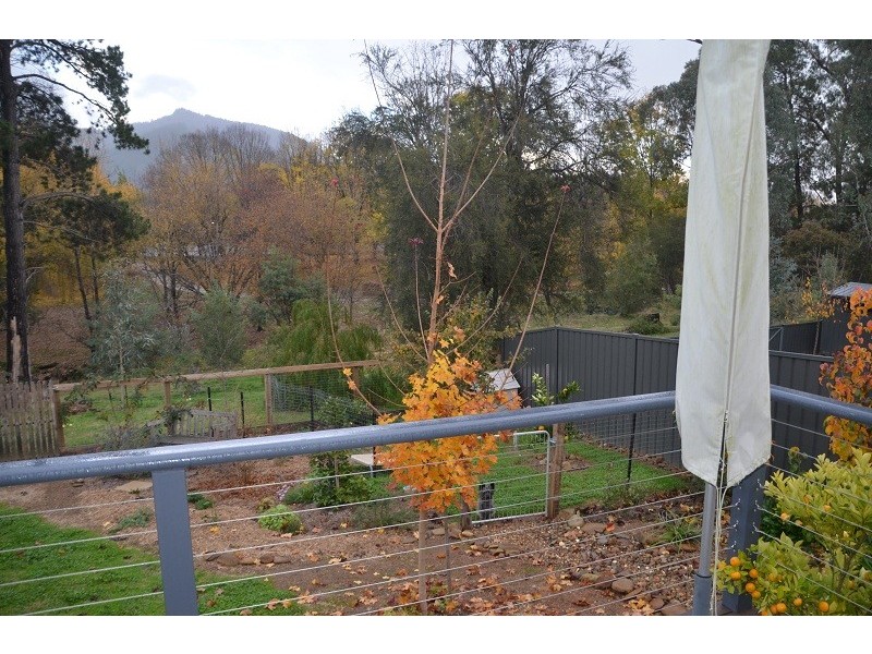 15 Georgian Court, Bright VIC 3741