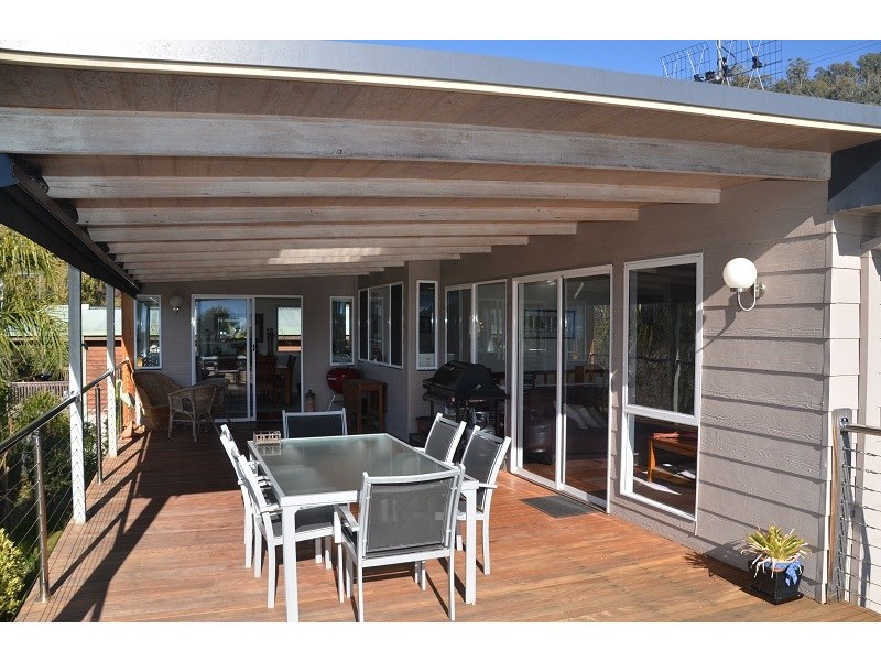 10 Buckland Street, Tawonga South VIC 3698