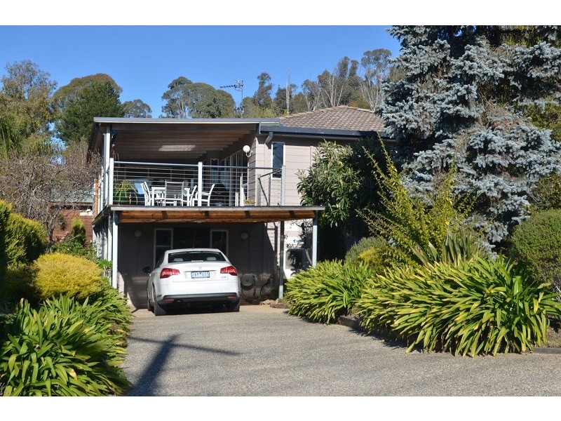 10 Buckland Street, Tawonga South VIC 3698