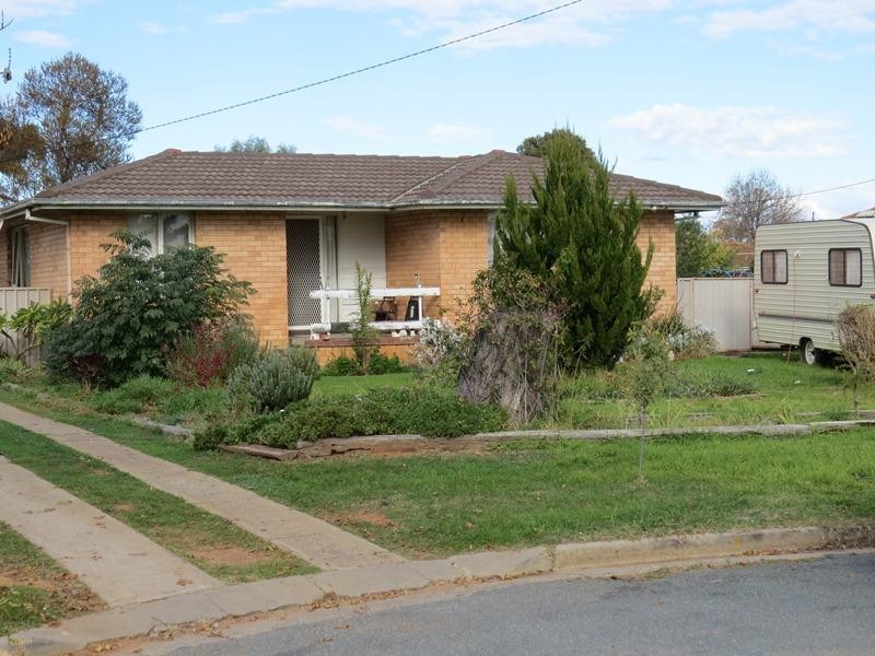 10 McDonald Court, Finley NSW 2713