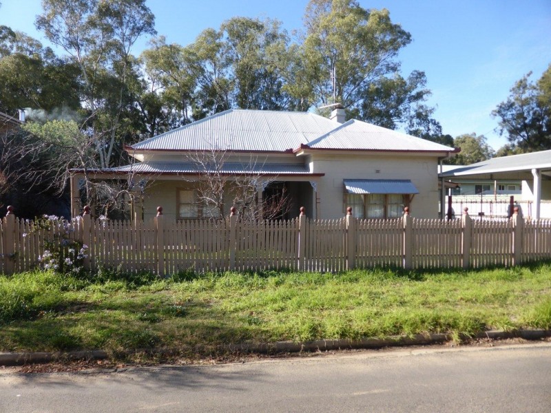 75 Pollard Street, Hay NSW 2711