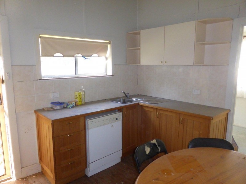 75 Pollard Street, Hay NSW 2711