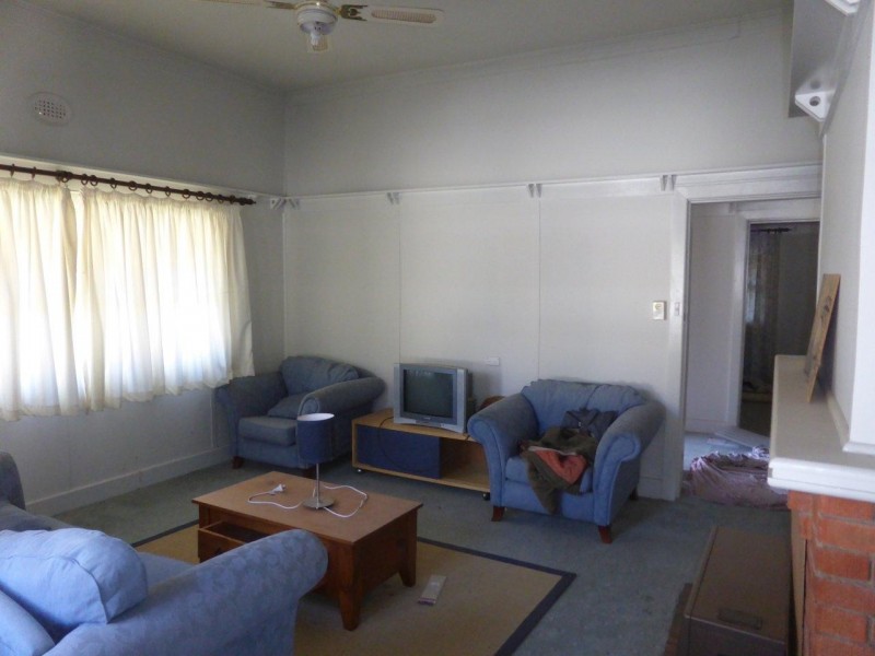 75 Pollard Street, Hay NSW 2711