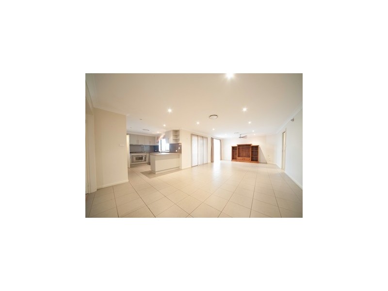 15 Anzac Crescent, Narrandera NSW 2700