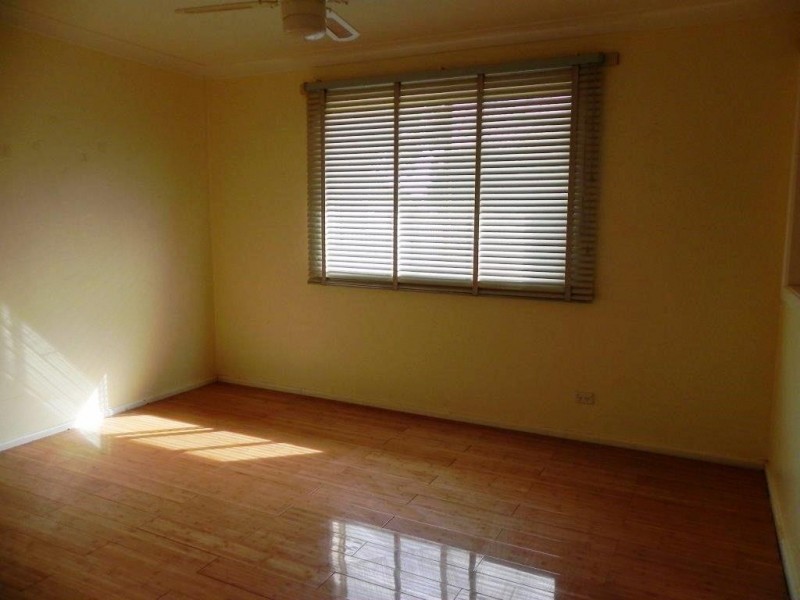 24 Napier Street, Goolgowi NSW 2652