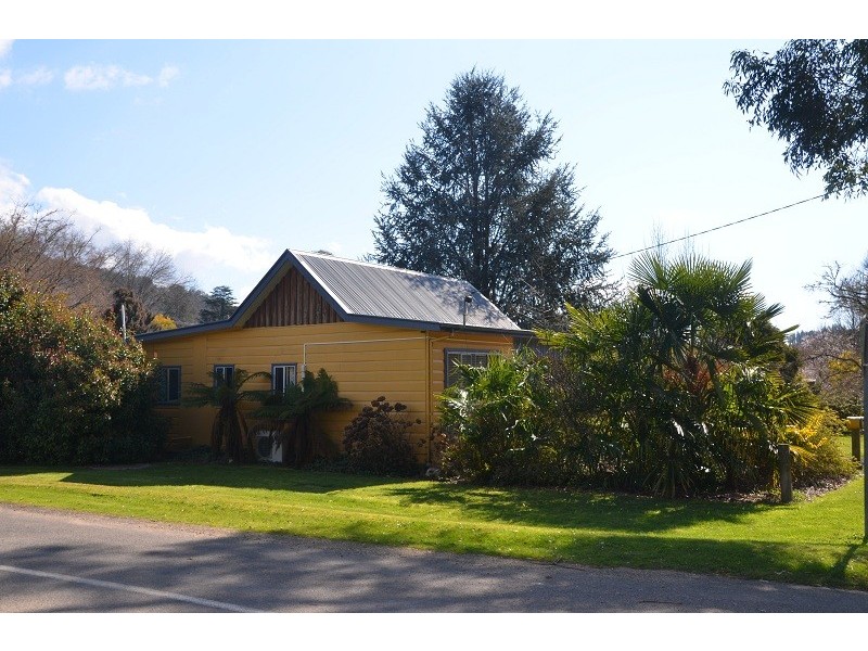 64 Cobden Street, Bright VIC 3741