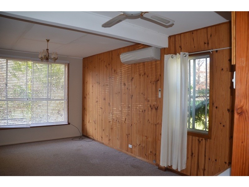 64 Cobden Street, Bright VIC 3741