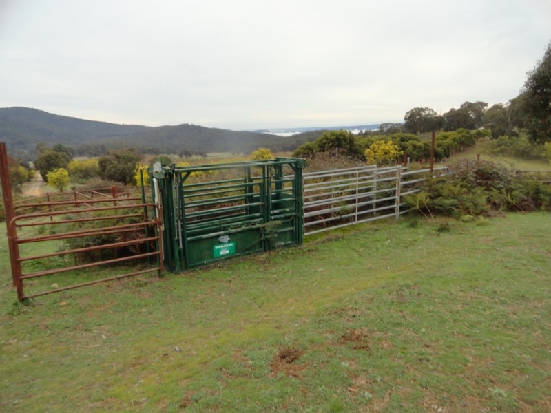 724 Yenschs Road, Lankeys Creek NSW 2644