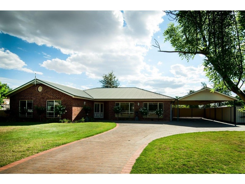 90 GRACE STREET, Lake Cargelligo NSW 2672