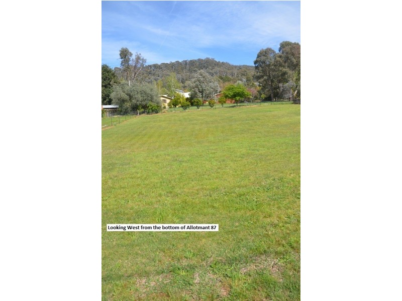 85 Kiewa Valley Highway, Tawonga South VIC 3698