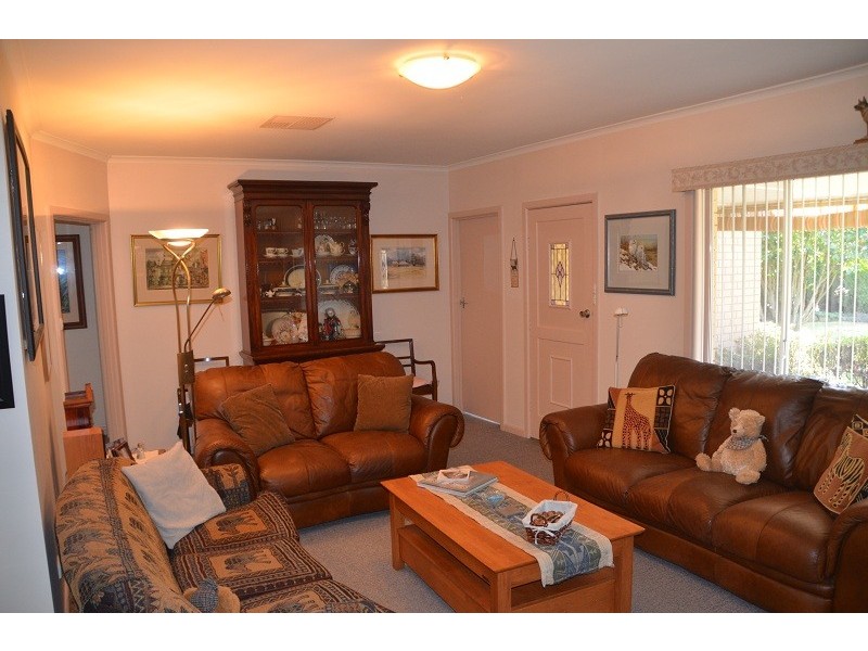 1A Station Street, Bright VIC 3741