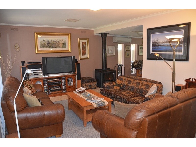 1A Station Street, Bright VIC 3741