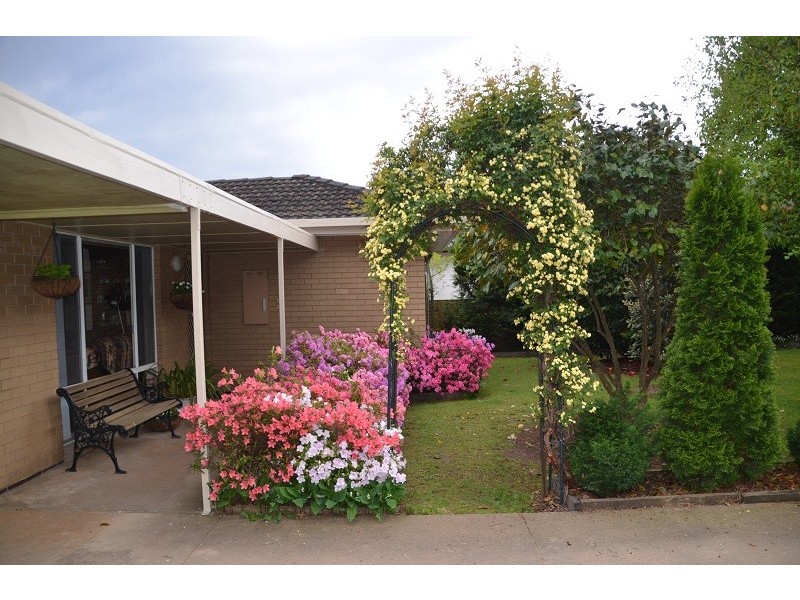 1A Station Street, Bright VIC 3741