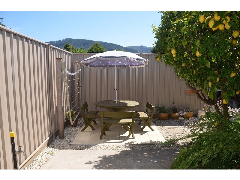 1A Station Street, Bright VIC 3741