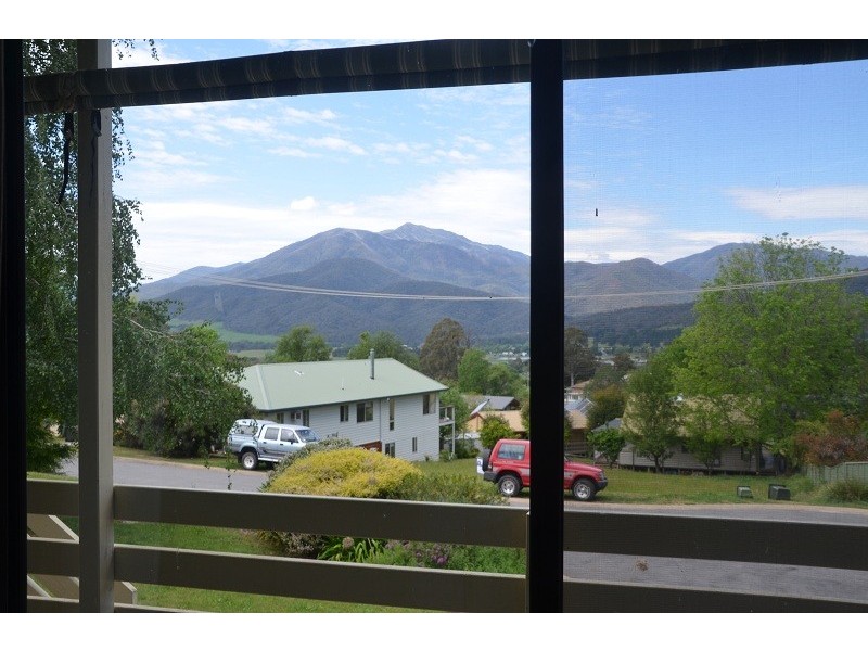 5 Marum Court, Tawonga South VIC 3698