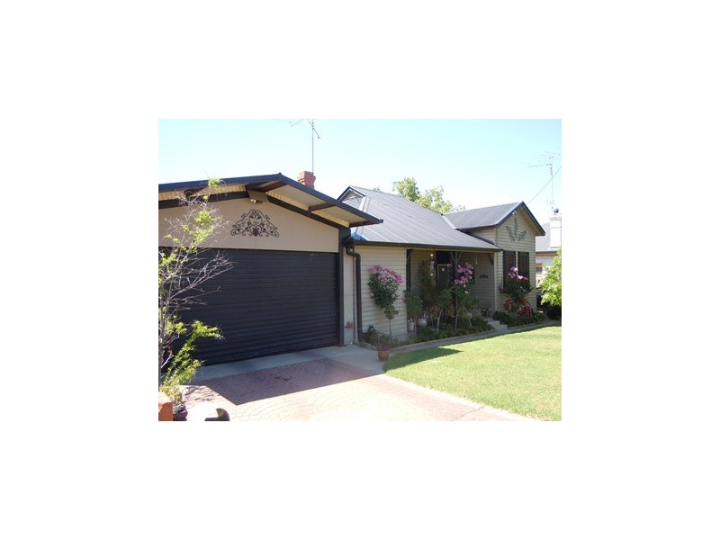 15 Charles Street, Narrandera NSW 2700