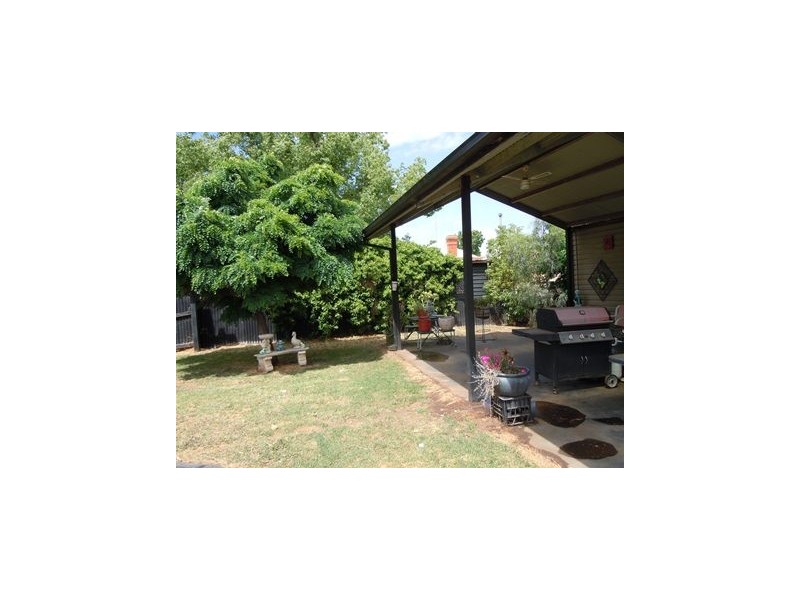 15 Charles Street, Narrandera NSW 2700