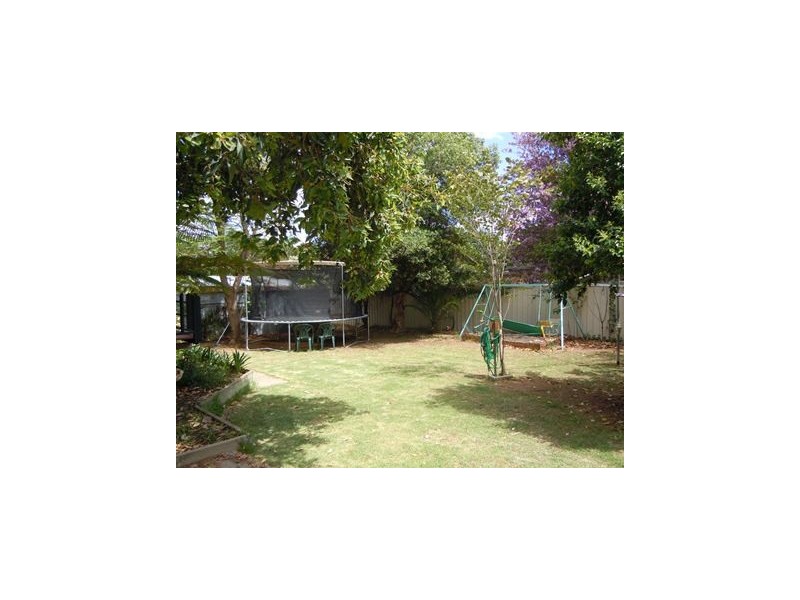 12 Broad Street, Narrandera NSW 2700