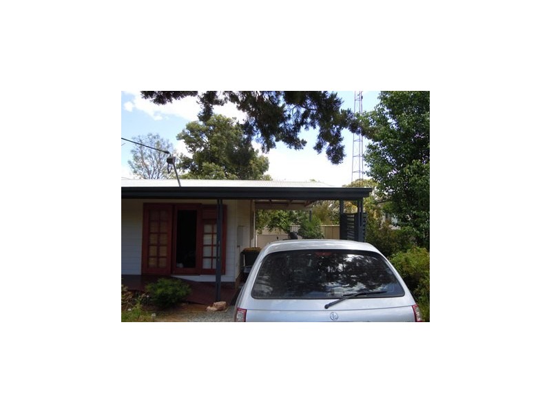 12 Broad Street, Narrandera NSW 2700