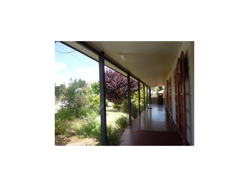 12 Broad Street, Narrandera NSW 2700