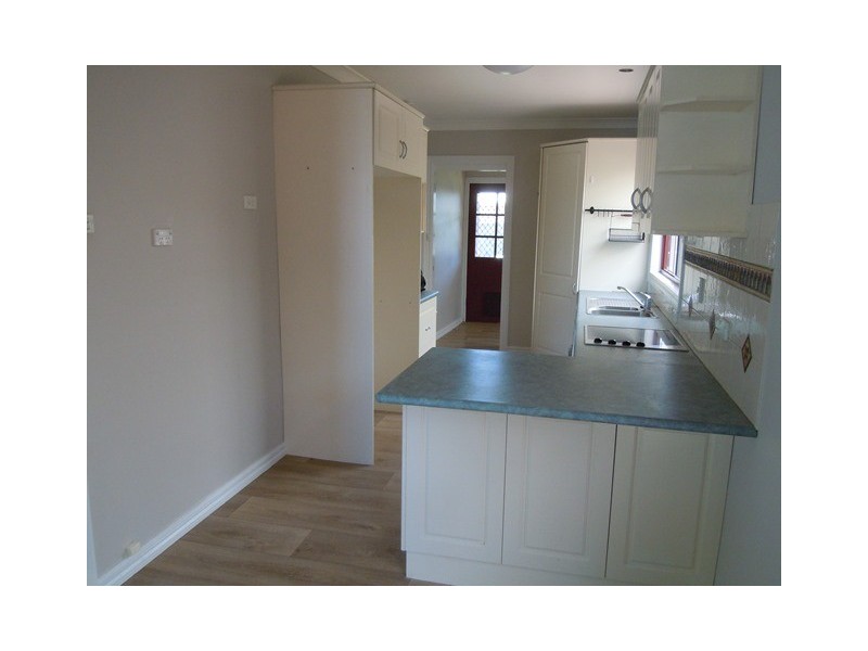 6 Arthur Street, Narrandera NSW 2700